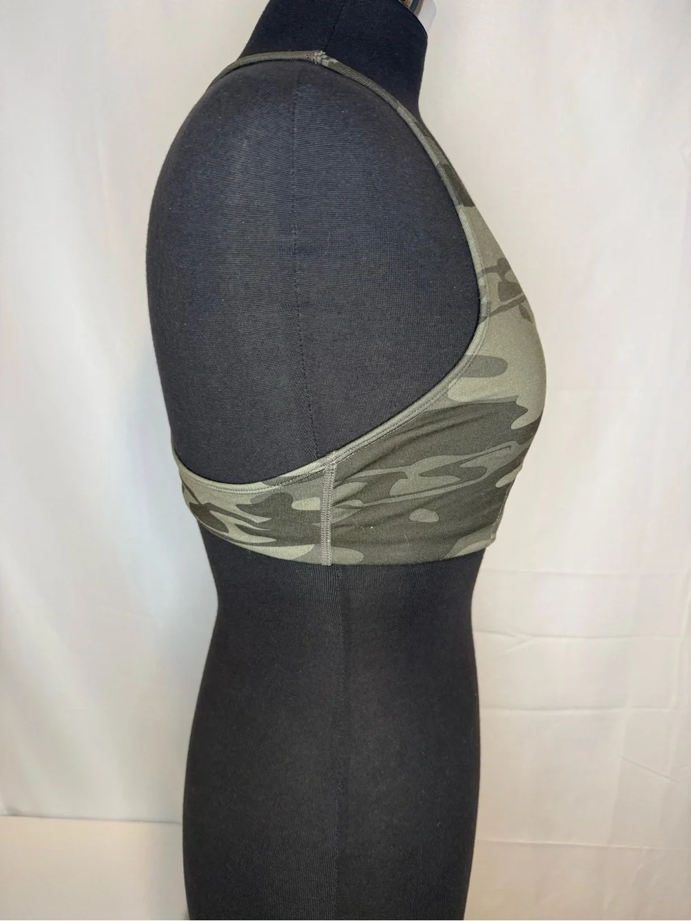 Lululemon Women’s Green Camo Racerback Sports Bra Size 10 Medium Support